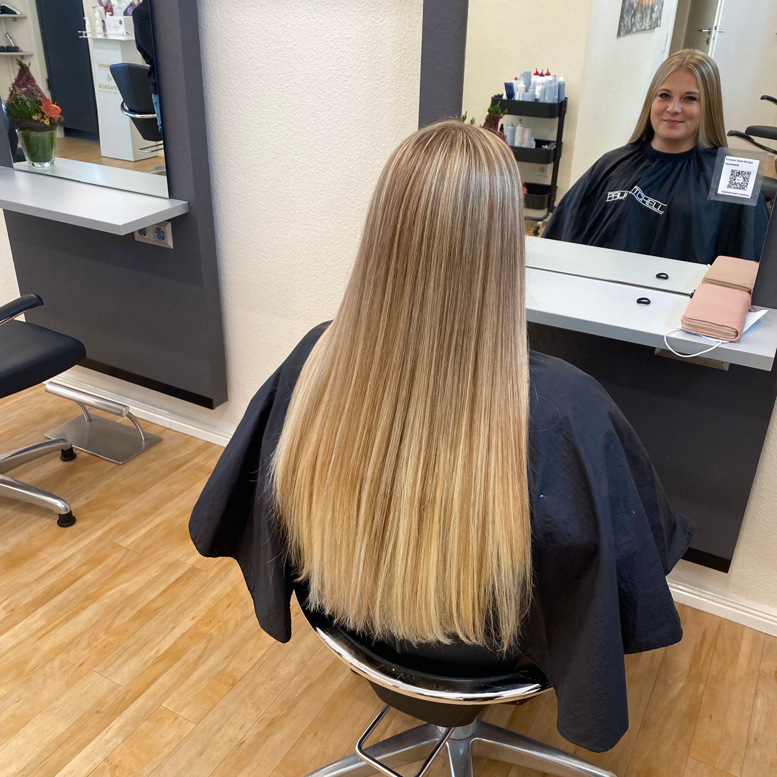 Haar design Handewitt, Hauptstraße 17, 24983 Handewitt, Team, künden, Haarqualität, Haare, Gesundheit, Färbetechniken, Glynt, Coloration, Salon, Paul Mitchell, luxuriös, Haarpflege, hochwertige Produkte, Inhaltsstoffe, Friseurexklusivität, soziales Engagement, Tierschutz, Umweltschutz, Termin, Weg, Kontakt