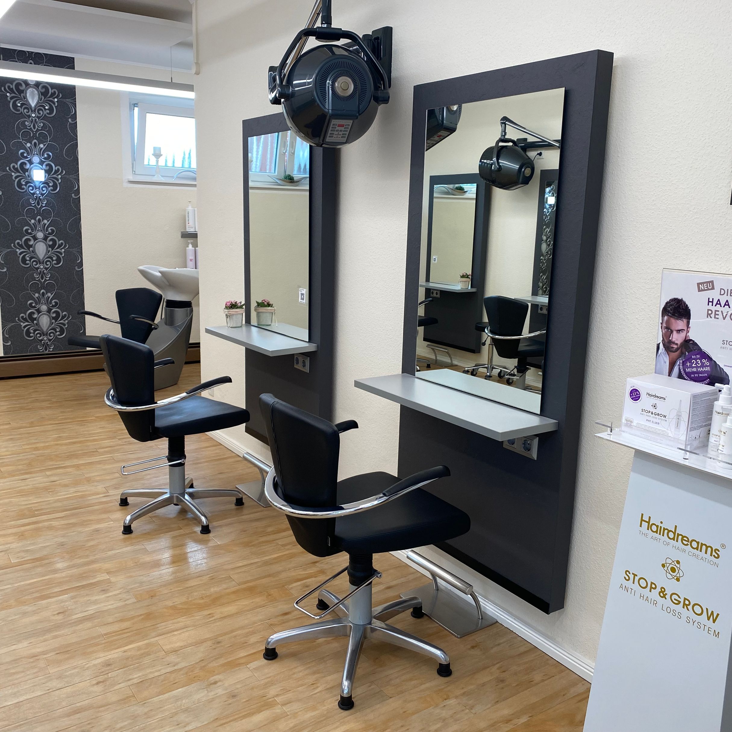 Haar design Handewitt, Hauptstraße 17, 24983 Handewitt, Team, künden, Haarqualität, Haare, Gesundheit, Färbetechniken, Glynt, Coloration, Salon, Paul Mitchell, luxuriös, Haarpflege, hochwertige Produkte, Inhaltsstoffe, Friseurexklusivität, soziales Engagement, Tierschutz, Umweltschutz, Termin, Weg, Kontakt