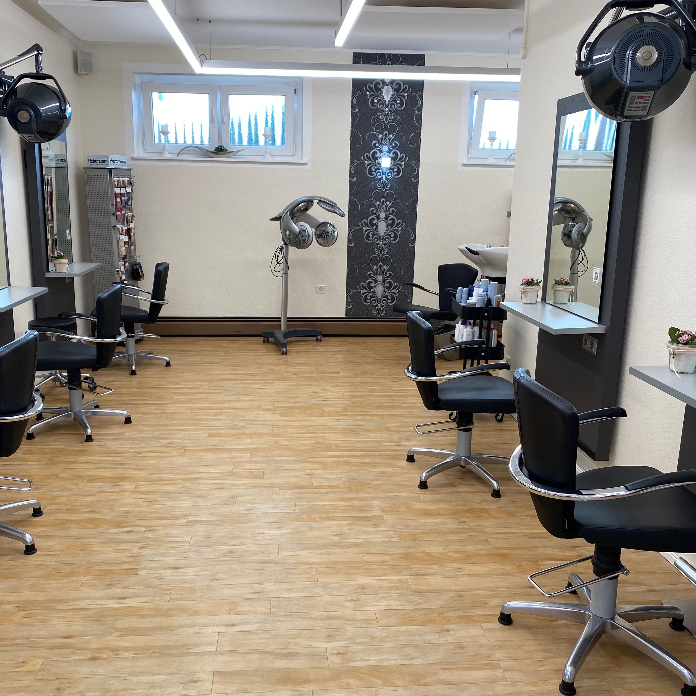 Haar design Handewitt, Hauptstraße 17, 24983 Handewitt, Team, künden, Haarqualität, Haare, Gesundheit, Färbetechniken, Glynt, Coloration, Salon, Paul Mitchell, luxuriös, Haarpflege, hochwertige Produkte, Inhaltsstoffe, Friseurexklusivität, soziales Engagement, Tierschutz, Umweltschutz, Termin, Weg, Kontakt