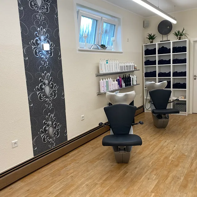 Haar design Handewitt, Hauptstraße 17, 24983 Handewitt, Team, künden, Haarqualität, Haare, Gesundheit, Färbetechniken, Glynt, Coloration, Salon, Paul Mitchell, luxuriös, Haarpflege, hochwertige Produkte, Inhaltsstoffe, Friseurexklusivität, soziales Engagement, Tierschutz, Umweltschutz, Termin, Weg, Kontakt